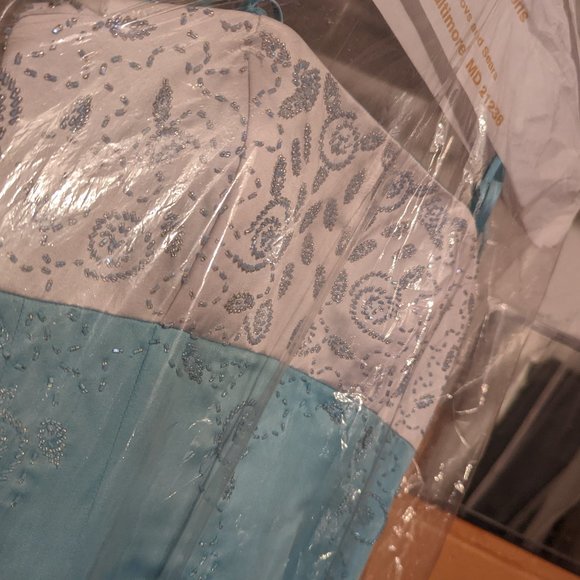 Blue and white prom dress - Picture 11 of 12